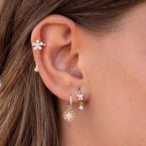 Chic gold butterfly earring and star-engraved silver stud set for women fashion style