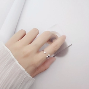 Adjustable silver cat open ring with creative animal head and tail design for women