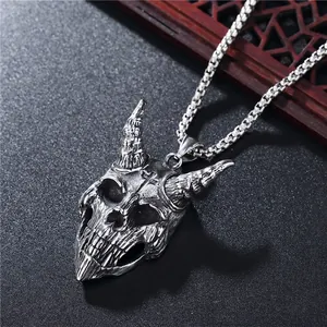 Collier gothique rétro tête de mort avec cornes et chaîne box pour homme en acier inoxydable
