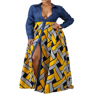 Detail von Denim Patchwork Maxikleid mit gestreiftem geometrischem Muster und V-Ausschnitt