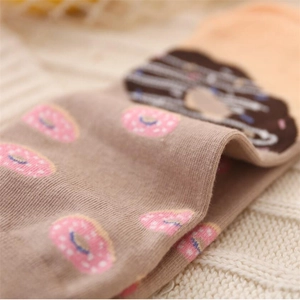 Cartoon doughnut print cotton ankle socks in brown and pink colors for women