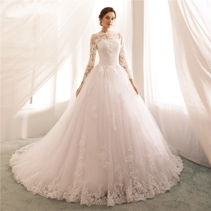 Robe De Mariée Élégante En Dentelle À Manches Longues Pour Femmes Silhouette De Bal Avec Traîne Broderie En Tulle