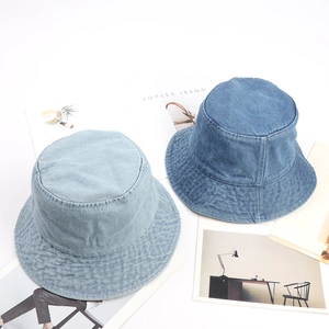 Retro denim bucket hat for women in light and dark blue with wide brim for sun protection