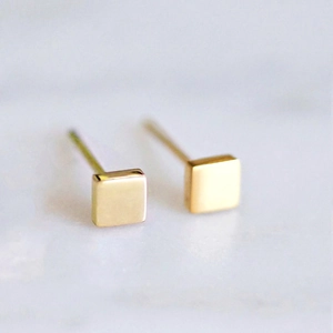 Minimalist square stud earrings in polished 316L stainless steel with golden finish