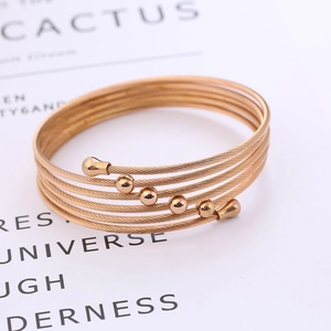 Macro di bracciale multistrato in filo di acciaio oro rosa con perline di metallo