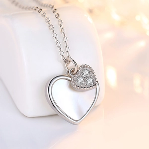 Minimalistische S925 Sterling Silber Halskette mit Herzanhänger aus Perlmutt und Zirkonia