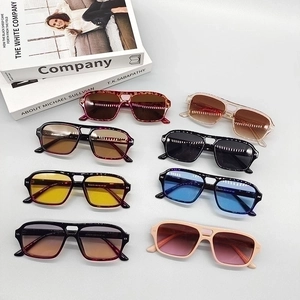 Gafas de sol aviador vintage de doble puente en ocho opciones de color para hombres y mujeres