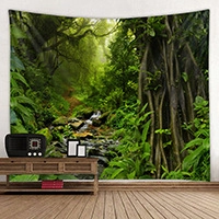 Dettaglio dell'arazzo con paesaggio forestale con alberi verdi e scenario naturale