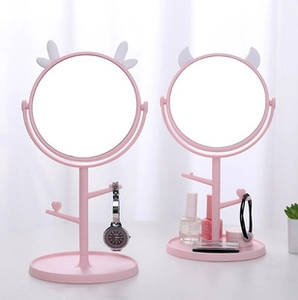 Rosa Baum-Schminkspiegel mit Geweihhaken und Ablageschale für Schmuck und Kosmetik