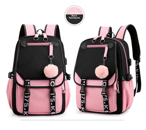 Rucksack aus Oxford-Gewebe in Pink und Schwarz mit seitlichen Taschen und Plüschanhänger