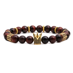 Bracelet en œil de tigre rouge perlé avec couronne dorée et cristaux noirs