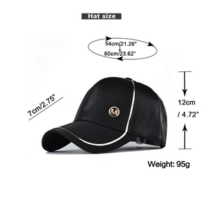 Detailed dimension chart for a black baseball cap with golden M logo and 95g weight specs