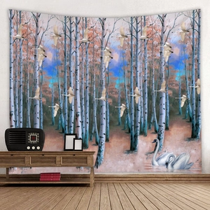 Arazzo artistico con foresta di betulle e uccelli in volo per decoro casa