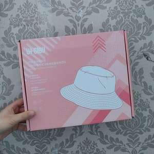 Pink striped sun hat packaging box from UL-GIGU featuring bucket hat illustration