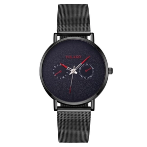 Montre homme à quartz avec cadran bleu mat, aiguilles rouges et bracelet en maille d'acier noir