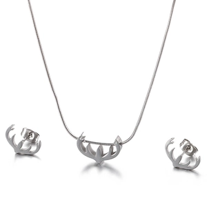 Elegantes Set aus Elchgeweih-Halskette und Ohrringen mit silberner Schlangenkette