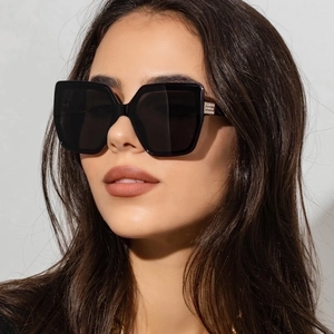 Vintage Oversized Square Cat Eye Sunglasses For Women With Rhinestones UV400 Protection Gradient Lenses Retro Eyewear