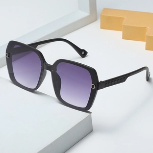 Square Large Frame Sunglasses UV400 Protection PC Gradient Lens Shimmer Metal D Decoration Fashionable Women Eyewear