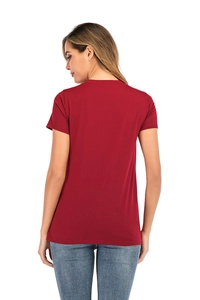 Rückansicht des dunkelroten Still-T-Shirts mit Rundhalsausschnitt aus atmungsaktiver Baumwolle