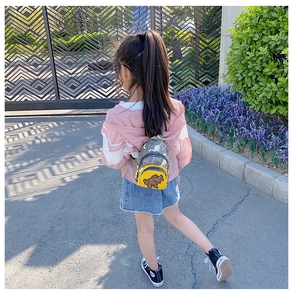 Sac de poitrine dinosaure pour enfant avec motif gris et patch tricératops jaune au dos