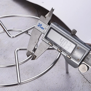 304 stainless steel steaming rack with 4mm thick wire measured by digital caliper