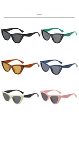 Grille détaillée montrant six options de couleurs de lunettes œil de chat dorées