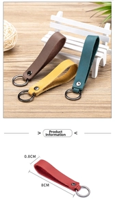 Detailed size chart for red leather keychain showing 8cm length and 0.8cm width