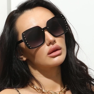 Fashion square oversized sunglasses with silver rivets and black gradient lenses for women