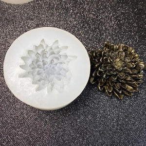 3D chrysanthemum silicone mold for DIY resin casting and creative desktop floral ornaments