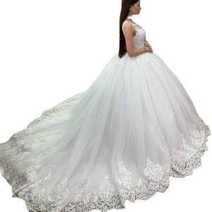 Luxury white lace applique bridal wedding gown with long train and sequins