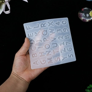 Siliconen mal met 26 hoofdletters en cijfers voor DIY gieten van epoxyhars en handwerk
