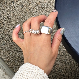 Minimalist 925 sterling silver square seal and multi-layer rope knot rings on finger