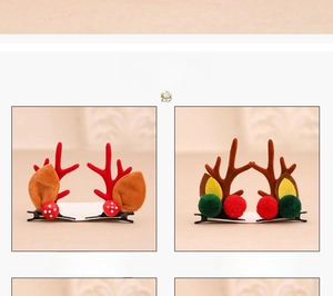 Détail de pinces à cheveux bois de renne de Noël avec champignon rouge et boules en peluche