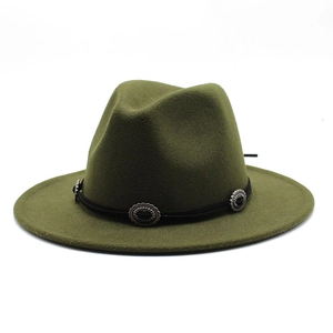 Chapeau fedora vert olive avec ruban en cuir noir et décoration florale en métal