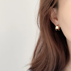 Minimalist gold S925 sterling silver hoop earrings with delicate beaded edge texture