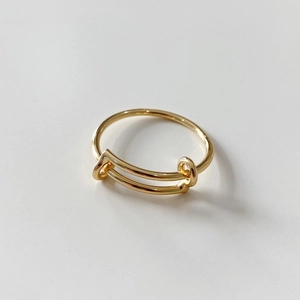 Minimalist 925 sterling silver adjustable pull-ring in golden finish for women