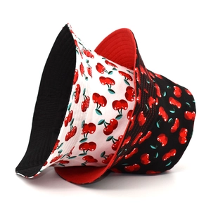 Chapeau bob réversible en coton avec imprimé cerise et doublure rouge pour femme