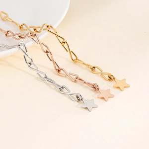 Minimalistische Sternanhänger Halsketten in Silber, Roségold und Gold für Damen