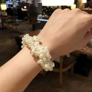 Handgefertigtes mehrlagiges Perlen- und Kristall-Haarseil als elastisches Armband