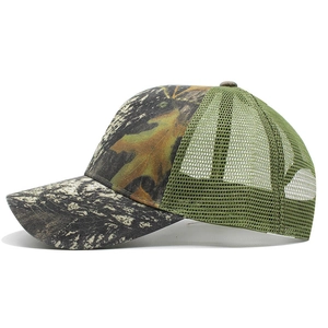 Outdoor mesh baseball cap with camouflage pattern and breathable leaf print design