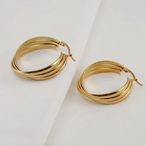 Elegantes pendientes de aro triple multicapa de acero inoxidable con chapado en oro 18K