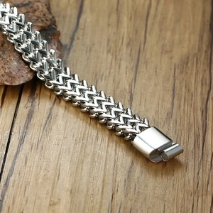 Pulsera de cadena gruesa de doble capa en plata pulida con cierre magnético cilíndrico