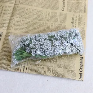 Étamine de fleurs artificielles argentées et baies avec tiges pour décor de cadeaux
