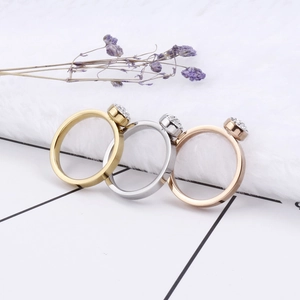 Ensemble de trois bagues minimalistes avec diamants en or argent et or rose