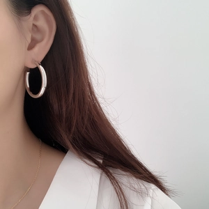French style S925 sterling silver large C-shaped hoop earrings with polished finish