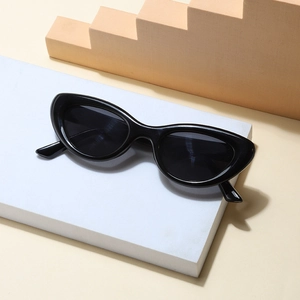 Fashion Cat Eye Sunglasses UV400 Protection PC Frame Polarized Lenses Retro Metal Decoration For Women Travel Streetwear