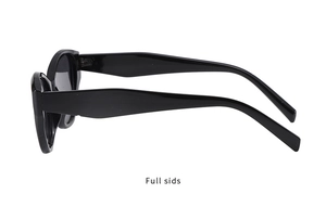Vue latérale de lunettes de soleil noires brillantes avec branches larges au design moderne