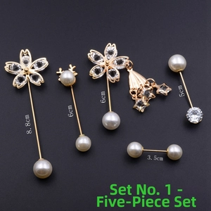 Lot de 5 épingles de sûreté dorées avec perles d'imitation et strass en tailles assorties