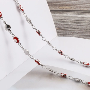 Collier avec pendentif œil rouge en émail et cœur avec chaîne argentée de style O