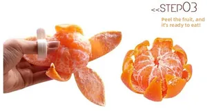 Step 03: Peel off the citrus skin using the white plastic ring tool for easy fruit eating